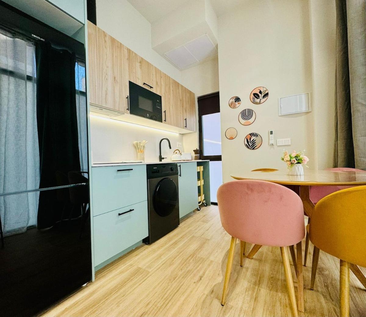 Bright & Stylish Flat Close To Center Apartment